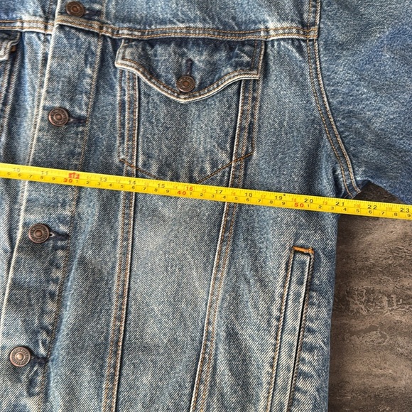 Levis Blue Vintage XL Wash Denim Jean Trucker Jacket women’s - Picture 7 of 8